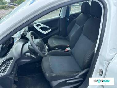 PEUGEOT 208 Essence